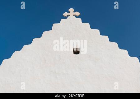 Chiesa dipinta di bianco, Horta, Mykonos, Grecia Foto Stock