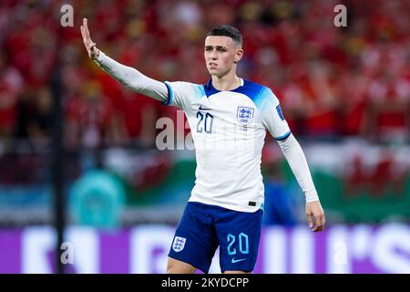 AR Rayyan, Qatar. 29th Nov 2022. Calcio: Coppa del mondo, Galles - Inghilterra, turno preliminare, Gruppo B, Giornata 3, Ahmed bin Ali Stadium, i gesti inglesi di Phil Foden. Credit: Tom Weller/dpa/Alamy Live News Foto Stock