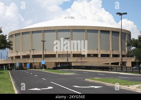 Uragano/tempesta tropicale - Biloxi, Miss. , 20 agosto 2010 -- il recentemente completato Mississippi Coast Coliseum è ora aperto. I finanziamenti provenivano dai proventi assicurativi FEMA e Hurricane Katrina, dai fondi di sovvenzione per lo sviluppo comunitario e dai bond approvati dagli elettori della contea di Harrison in un referendum. Foto Stock