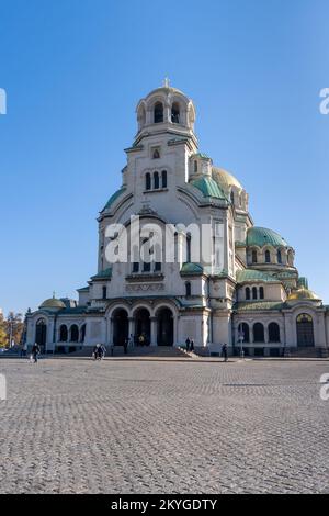 Sofia, Bulgaria - 30 ottobre, 2022: Vista della Cattedrale di San Alessandro Nevsky nel centro di Sofia Foto Stock