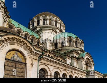 Sofia, Bulgaria - 30 ottobre, 2022: Vista dettagliata della Cattedrale di San Alessandro Nevsky nel centro di Sofia Foto Stock