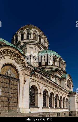 Sofia, Bulgaria - 30 ottobre, 2022: Vista dettagliata della Cattedrale di San Alessandro Nevsky nel centro di Sofia Foto Stock