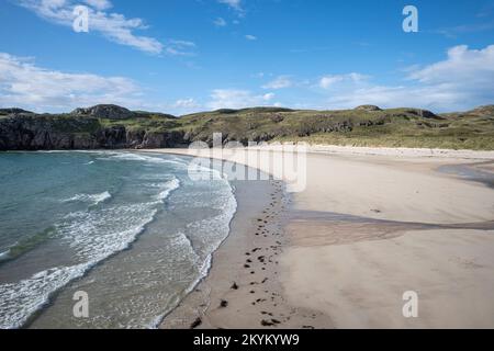 Le sabbie bianche di Polin Bay, a Sutherland, Scozia nord-occidentale Foto Stock