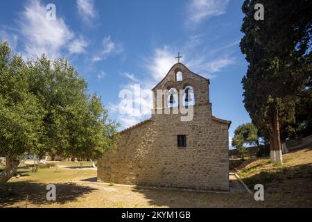 Monastero di Zvernec Monastero di Dormizione di Theotokos Maria è un importante monumento culturale nella laguna di Narta. Foto Stock