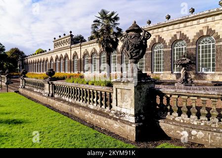 L'Orangerie del 18th ° secolo a Margam Country Park. Margam Country Park, Margam, Port Talbot, Galles del Sud, Regno Unito - 15th ottobre 2022 Foto Stock