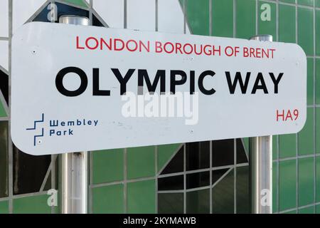 Cartello stradale Olympic Way, Wembley Park, London Borough of Brent, Inghilterra, Regno Unito. Foto di Amanda Rose/Alamy Foto Stock