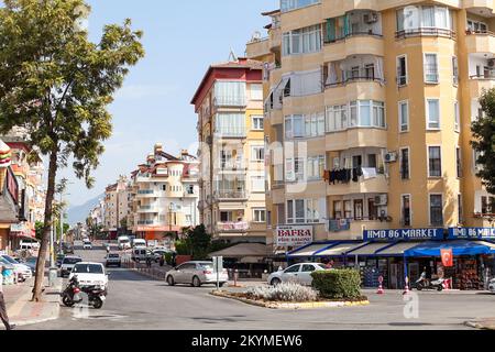 Alanya, Turchia-circa Ott, 2020: La parte centrale della città di Alanya con moderni edifici residenziali. Turchia Foto Stock