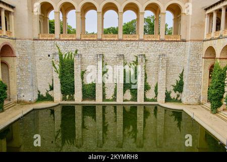 Il Belvedere sulla collina di Pfingstberg, costruito come punto panoramico e palazzo nello stile neorinascimentale italiano, Potsdam, Brandenburgo, Germania. Foto Stock