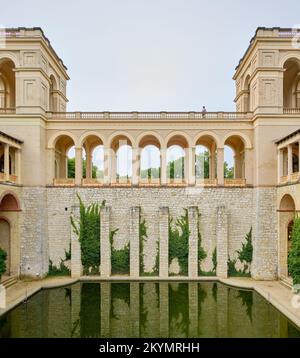 Il Belvedere sulla collina di Pfingstberg, costruito come punto panoramico e palazzo nello stile neorinascimentale italiano, Potsdam, Brandenburgo, Germania. Foto Stock