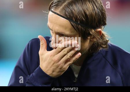 Al Rayyan, Qatar. 1st Dec, 2022. Luka Modric di Croazia reagisce prima della partita di Gruppo F tra Croazia e Belgio alla Coppa del mondo FIFA 2022 allo stadio Ahmad Bin Ali di al Rayyan, Qatar, il 1 dicembre 2022. Credit: Li Ming/Xinhua/Alamy Live News Foto Stock