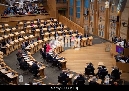 Edimburgo, Scozia, Regno Unito. 1st Dec, 2022. NELLA FOTO: Sessione settimanale delle interrogazioni dei primi Ministri al Parlamento scozzese. Credit: Colin D Fisher Credit: Colin Fisher/Alamy Live News Foto Stock