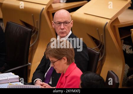 Edimburgo, Scozia, Regno Unito. 1st Dec, 2022. NELLA FOTO: Sessione settimanale delle interrogazioni dei primi Ministri al Parlamento scozzese. Credit: Colin D Fisher Credit: Colin Fisher/Alamy Live News Foto Stock