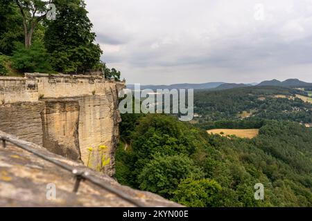 Konigstein è un'enorme fortezza nel sud-est della Germania. Foto Stock