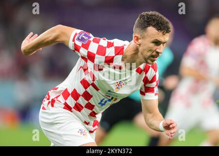 AR Rayyan, Qatar. 01st Dec, 2022. Ivan Perisic di Croazia corre durante la partita di Coppa del mondo FIFA Qatar 2022 Group F tra Croazia e Belgio allo stadio Ahmad Bin Ali di Ar-Rayyan, Qatar, il 1 dicembre 2022. Foto di Peter Dovgan. Solo per uso editoriale, licenza richiesta per uso commerciale. Non è utilizzabile nelle scommesse, nei giochi o nelle pubblicazioni di un singolo club/campionato/giocatore. Credit: UK Sports Pics Ltd/Alamy Live News Foto Stock