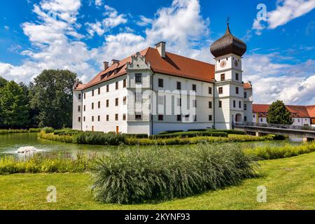 Schloss Hohenkammer castello in Baviera, Germania. Hohenkammer Castle è un castello di Hohenkammer, nel distretto di Freising, in alta Baviera Foto Stock