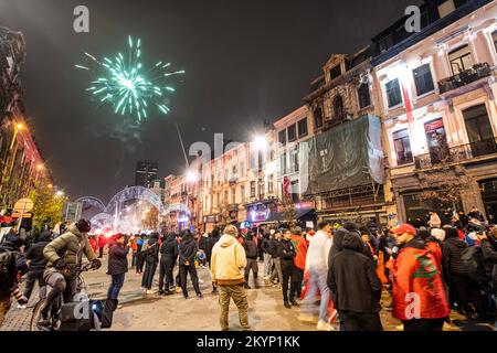 Bruxelles (Belgio), 01 dicembre 2022. L'immagine mostra i tifosi marocchini che festeggiano dopo aver vinto il loro gioco contro il Canada , nel Gruppo F della Coppa del mondo FIFA 2022, a Bruxelles, giovedì 01 dicembre 2022. FOTO DI BELGA JONAS ROOSENS Foto Stock