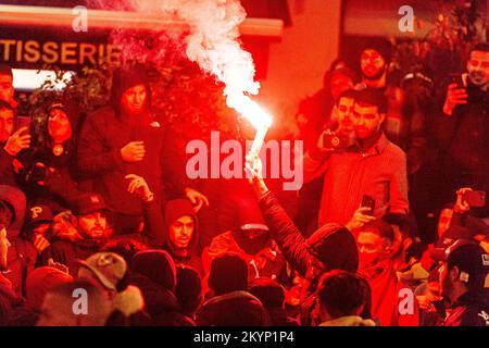 Bruxelles (Belgio), 01 dicembre 2022. L'immagine mostra i tifosi marocchini che festeggiano dopo aver vinto il loro gioco contro il Canada , nel Gruppo F della Coppa del mondo FIFA 2022, a Bruxelles, giovedì 01 dicembre 2022. FOTO DI BELGA JONAS ROOSENS Foto Stock