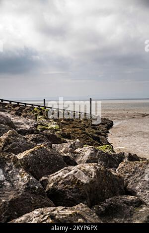 Difese marine lungo Morecambe Bay Foto Stock