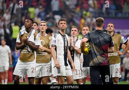 Qatar, 01/12/2022 3rd, da sinistra a destra Armel BELLA KOTCHAP (GER), Nico SCHLOTTERBECK (GER), Thomas MUELLER (Muller) (GER), Mario GOETZE (Gotze)(GER), David RAUM (GER), Goalwart Marc-Andre ter (GER), 2° giorno deluso del gioco (GER), 4° GER), GER (GER), GER) Stadio al-Bayt ad al-Khor, il 1st dicembre 2022, Coppa del mondo di calcio 2022 in Qatar dal 20,11. 18.12.2022 Foto Stock