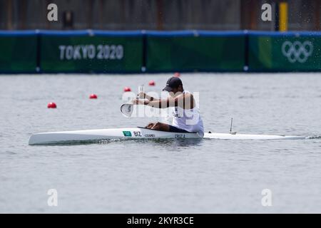 02 agosto 2021: Amado Cruz del Team Belize durante i MenÕs Kayak Single 1000m Canoe Sprint Heats, Tokyo 2020 Giochi Olimpici sulla Sea Forest Waterway a Tokyo, Giappone. Daniel Lea/CSM} Foto Stock