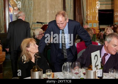 Michelle Brandreth, John Lloyd e Hugh Bonneville al Oldie of the Year Awards 2022 Foto Stock