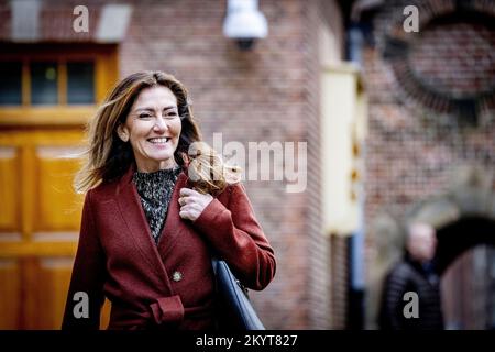 L'AIA - Ministro della Giustizia e della sicurezza, Dilan Yeṣilgöz al Binnenhof prima del Consiglio settimanale dei Ministri. ANP ROBIN UTRECHT olanda fuori - belgio fuori Foto Stock