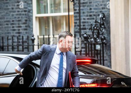 Il deputato Rt Hon Mel Stride, Segretario di Stato per il lavoro e le pensioni, arriva al 10 di Downing Street, Londra, per una riunione del gabinetto Foto Stock