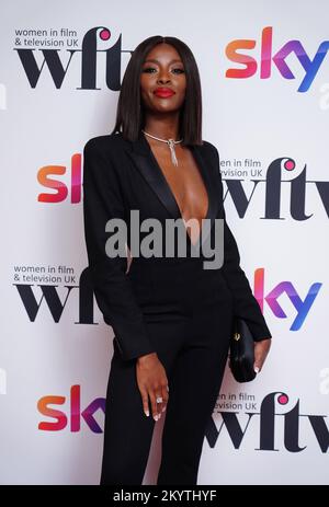 AJ Odudu partecipa ai Women in Film and TV Awards al London Hilton Park Lane, nel centro di Londra. Data immagine: Venerdì 2 dicembre 2022. Foto Stock