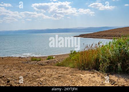 Dalla Giordania si guarda sul Mar Morto verso Isreal Foto Stock