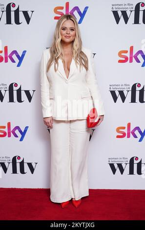 Emily Atack partecipa ai Women in Film and TV Awards al London Hilton Park Lane, nel centro di Londra. Data immagine: Venerdì 2 dicembre 2022. Foto Stock