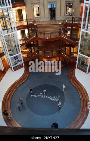 Glasgow, Scozia (Regno Unito): Centro commerciale Princes Square, vista dall'alto della sala principale Foto Stock