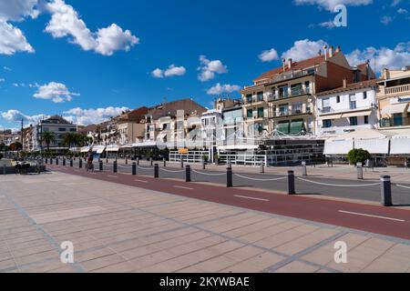 Passeggiata a Cambrils Spagna Costa Dorada Tarragona Provincia bel tempo Foto Stock