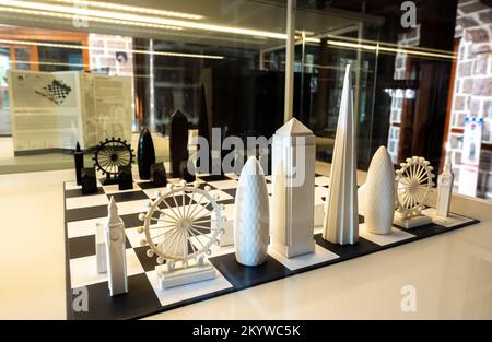 Set di scacchi London Skyline. Scacchi set dall'Inghilterra. Pezzi di scacchi. Scacchi figura UK Foto Stock