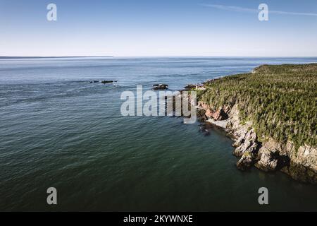 Veduta aerea del punto più orientale degli Stati Uniti, West Quoddy Head. Foto Stock