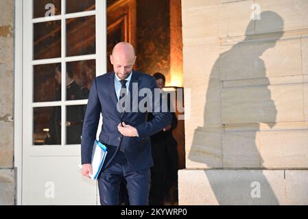 Parigi, Francia. 02nd Dec, 2022. Stanislas Guerini, Ministro della trasformazione e del servizio pubblico durante un incontro con i membri del governo nell'ambito della riforma delle pensioni presso l'Hotel de Matignon il 2 dicembre 2022. Foto di Tomas Stevens/ABACAPRESS.COM Credit: Abaca Press/Alamy Live News Foto Stock