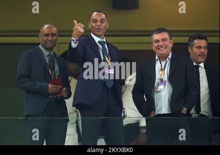 Il giocatore brasiliano Cafu è andato in pensione negli stand durante la partita di Coppa del mondo FIFA Group G al Lusail Stadium di Lusail, Qatar. Data immagine: Venerdì 2 dicembre 2022. Foto Stock