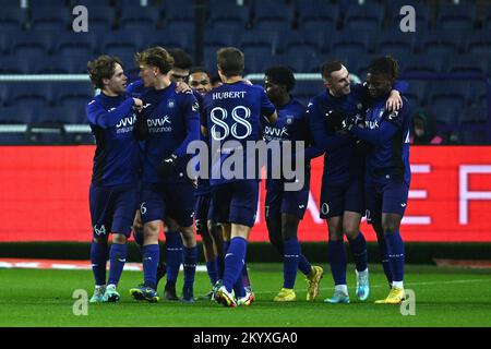 Bruxelles, Belgio. 02nd Dec, 2022. I giocatori di RSCA Futures festeggiano dopo aver segnato durante una partita di calcio tra RSCA Futures (U23) e Jong Genk (U16), venerdì 02 dicembre 2022 a Bruxelles, il giorno 16 della 2022-2023 seconda divisione del campionato belga 'Challenger Pro League' 1B. BELGA PHOTO LUC CLAESSEN Credit: Belga News Agency/Alamy Live News Foto Stock