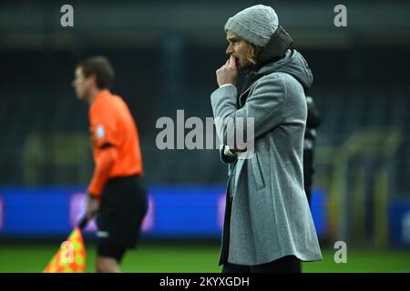 Bruxelles, Belgio. 02nd Dec, 2022. Guillaume Gillet, allenatore di testa di RSCA Futures, ha raffigurato durante una partita di calcio tra RSCA Futures (U23) e Jong Genk (U16), venerdì 02 dicembre 2022 a Bruxelles, il giorno 16 della 2022-2023 seconda divisione del campionato belga 'Challenger Pro League' 1B. BELGA PHOTO LUC CLAESSEN Credit: Belga News Agency/Alamy Live News Foto Stock