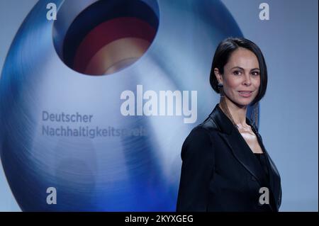 Duesseldorf, Germania. 02nd Dec, 2022. Natalia Klitschko arriva alla cerimonia del Premio tedesco per la sostenibilità. Credit: Henning Kaiser/dpa/Alamy Live News Foto Stock