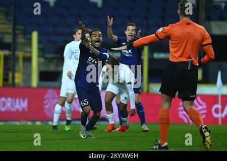 Bruxelles, Belgio. 02nd Dec, 2022. Alonzo Engwanda di RSCA Futures reagisce durante una partita di calcio tra RSCA Futures (U23) e Jong Genk (U16), venerdì 02 dicembre 2022 a Bruxelles, il giorno 16 della 2022-2023 seconda divisione del campionato belga 'Challenger Pro League' 1B. BELGA PHOTO LUC CLAESSEN Credit: Belga News Agency/Alamy Live News Foto Stock