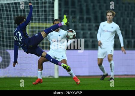 Bruxelles, Belgio. 02nd Dec, 2022. Ilias Takidine di RSCA Futures è stato raffigurato in azione durante una partita di calcio tra RSCA Futures (U23) e Jong Genk (U16), venerdì 02 dicembre 2022 a Bruxelles, il giorno 16 della 2022-2023 seconda divisione del campionato belga 'Challenger Pro League' 1B. BELGA PHOTO LUC CLAESSEN Credit: Belga News Agency/Alamy Live News Foto Stock