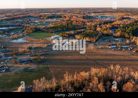 Steens, MS - 30 novembre 2022: Danni di Tornado postumi a case e proprietà in Mississippi Foto Stock