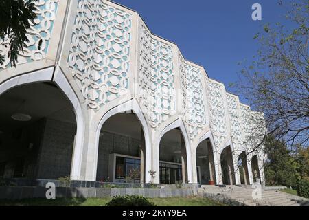 Accademia delle Arti, Sharaf Rashidov Avenue, Tashkent centrale, Provincia di Tashkent, Uzbekistan, Asia centrale Foto Stock