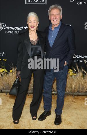 Los Angeles, California. 2nd Dec, 2022. Helen Mirren e Harrison Ford al Los Angeles Premiere of Paramount 1923 all'Hollywood American Legion Post 43 a Los Angeles, California il 2 dicembre 2022.v Credit: Faye Sadou/Media Punch/Alamy Live News Foto Stock