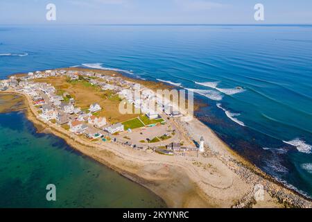 Vista aerea dell'Old Scituate Lighthouse a Cedar Point all'ingresso di Scituate Harbor, città di Scituate, Massachusetts, ma, USA. Foto Stock