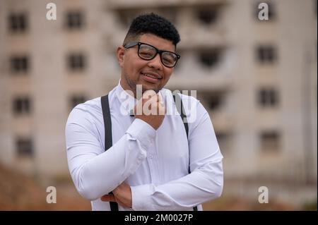 Primo piano ritratto di un giovane di stile Foto Stock