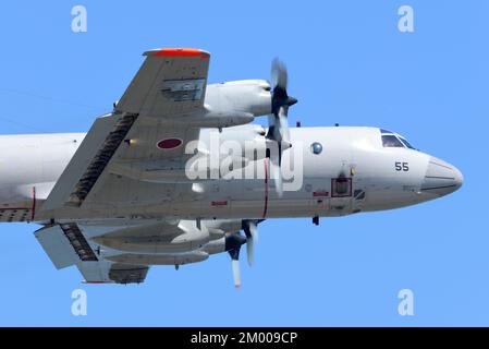 Prefettura di Fukuoka, Giappone - 14 aprile 2014: JMSDF Lockheed Martin P-3C Orion velivolo anti-sottomarino e di sorveglianza marittima. Foto Stock