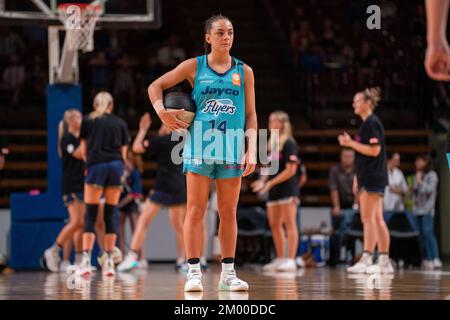 Adelaide, Australia. 03rd Dec, 2022. Adelaide, South Australia, 3rd 2022 dicembre: Monique conti (14 Southside Flyers) guarda avanti durante il gioco Cygnett WNBL tra Adelaide Lightning e Southside Flyers all'Adelaide 36ers Arena di Adelaide, Australia. (NOE Llamas/SPP) Credit: SPP Sport Press Photo. /Alamy Live News Foto Stock