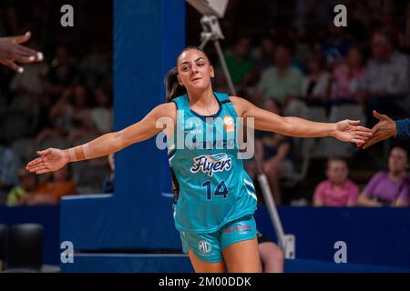 Adelaide, Australia. 03rd Dec, 2022. Adelaide, South Australia, dicembre 3rd 2022: Monique conti (14 Southside Flyers) celebra il punteggio ottenuto durante il gioco Cygnett WNBL tra Adelaide Lightning e Southside Flyers all'Adelaide 36ers Arena di Adelaide, Australia. (NOE Llamas/SPP) Credit: SPP Sport Press Photo. /Alamy Live News Foto Stock