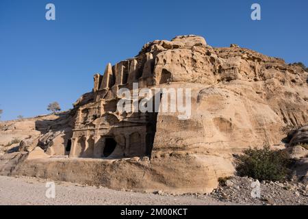 Tomba di Obelisco, una tomba di roccia nabatea o mausoleo a Petra, Giordania Foto Stock